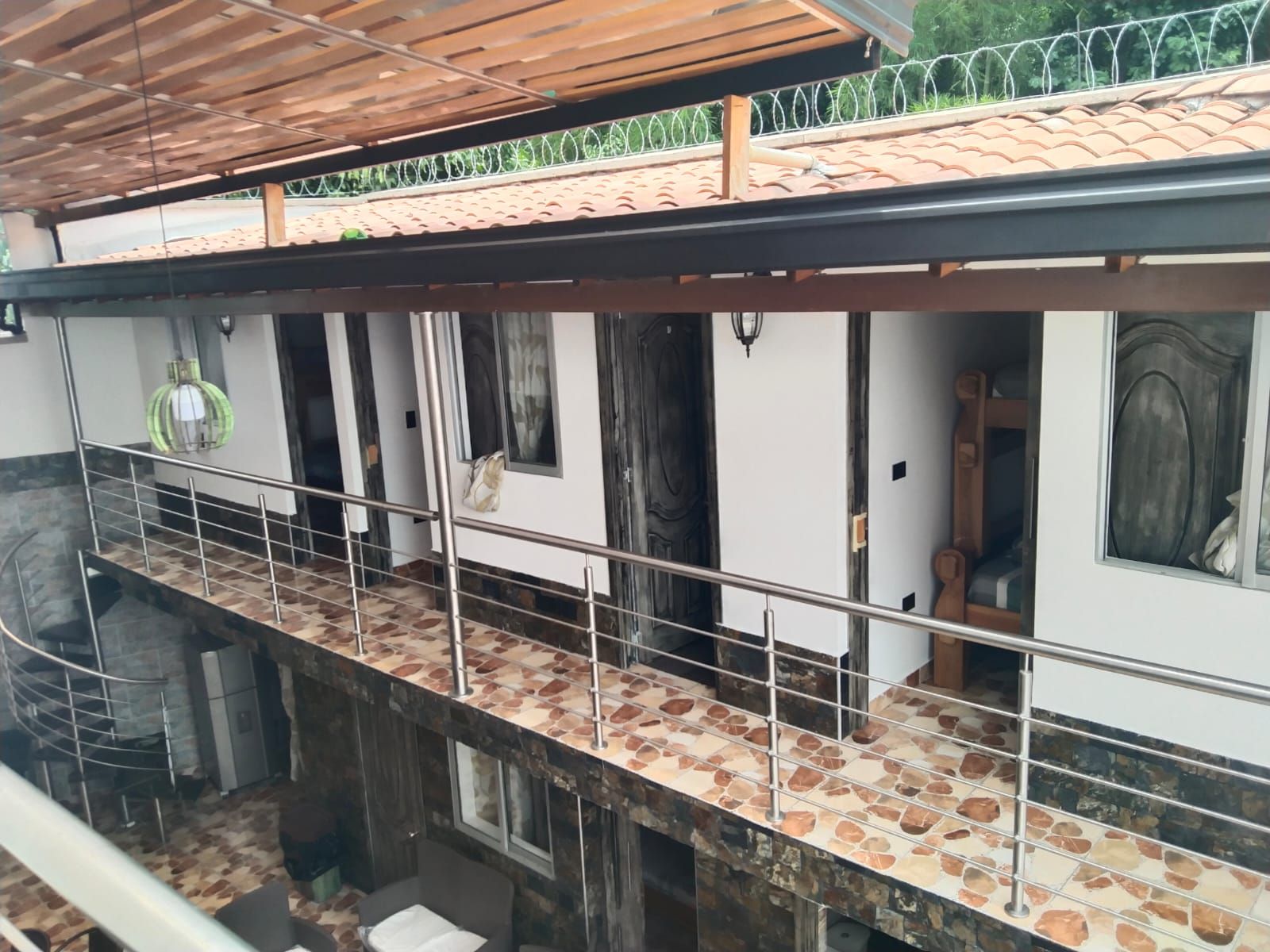 Edificio en venta Antioquia Sopetrán Sopetran 320 m2 Habitaciones 12 Baños 12 Garajes 3 Precio $1300000000