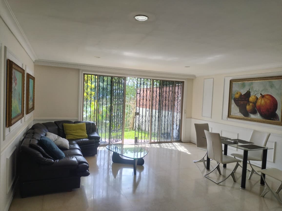 Casa en venta Antioquia Medellín Asomadera No1 298 m2 Habitaciones 5 Baños 5 Garajes 1 Precio $3040000000