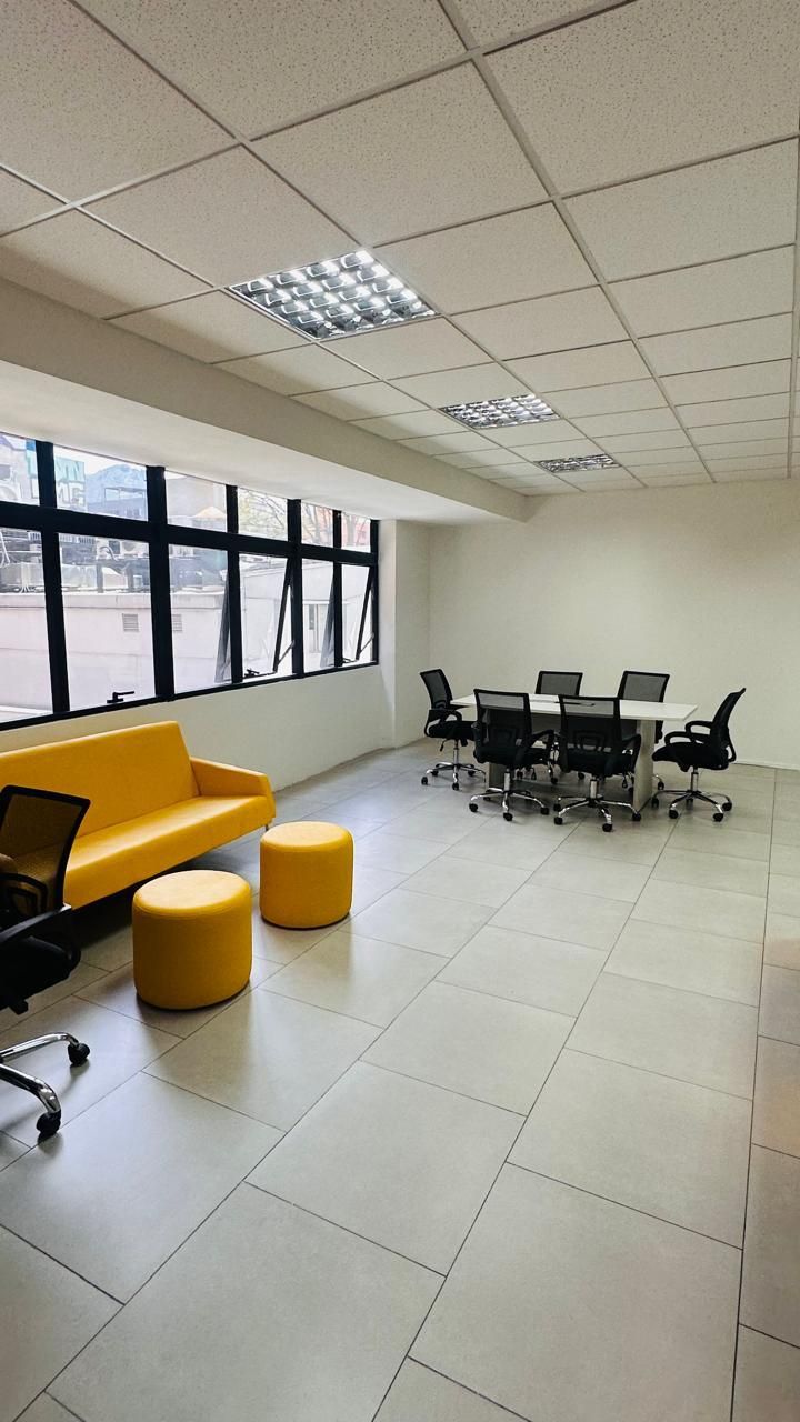 Oficina en venta Cundinamarca Bogotá El Espartillal - Edif Centro Empresarial 48 m2 Habitaciones 0 Baños 1 Garajes 1 Precio $499000000