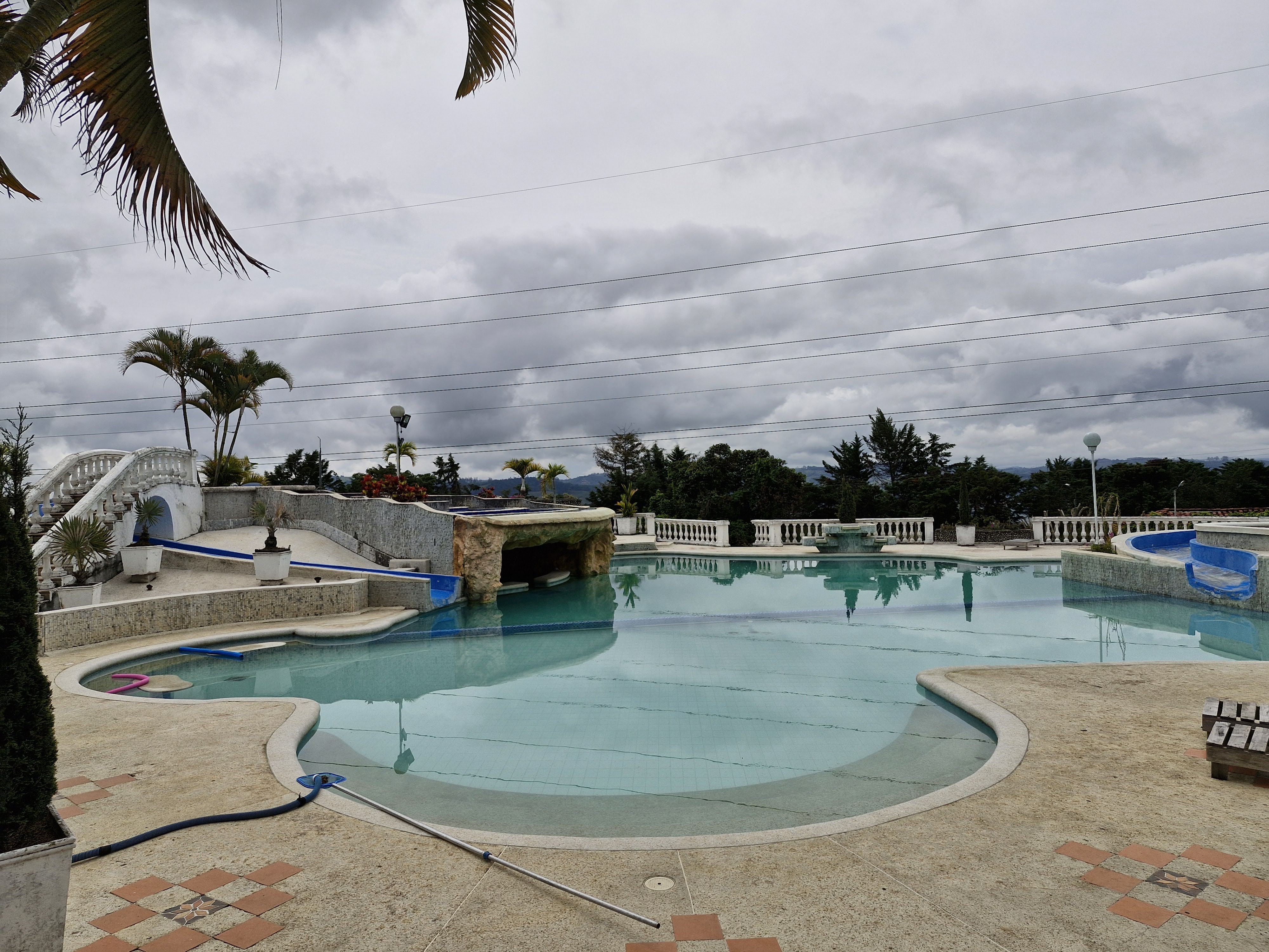 Finca en arriendo Valle Del Cauca Calima Calima 2000 m2 Habitaciones 19 Baños 9 Garajes 15 Precio $1500000