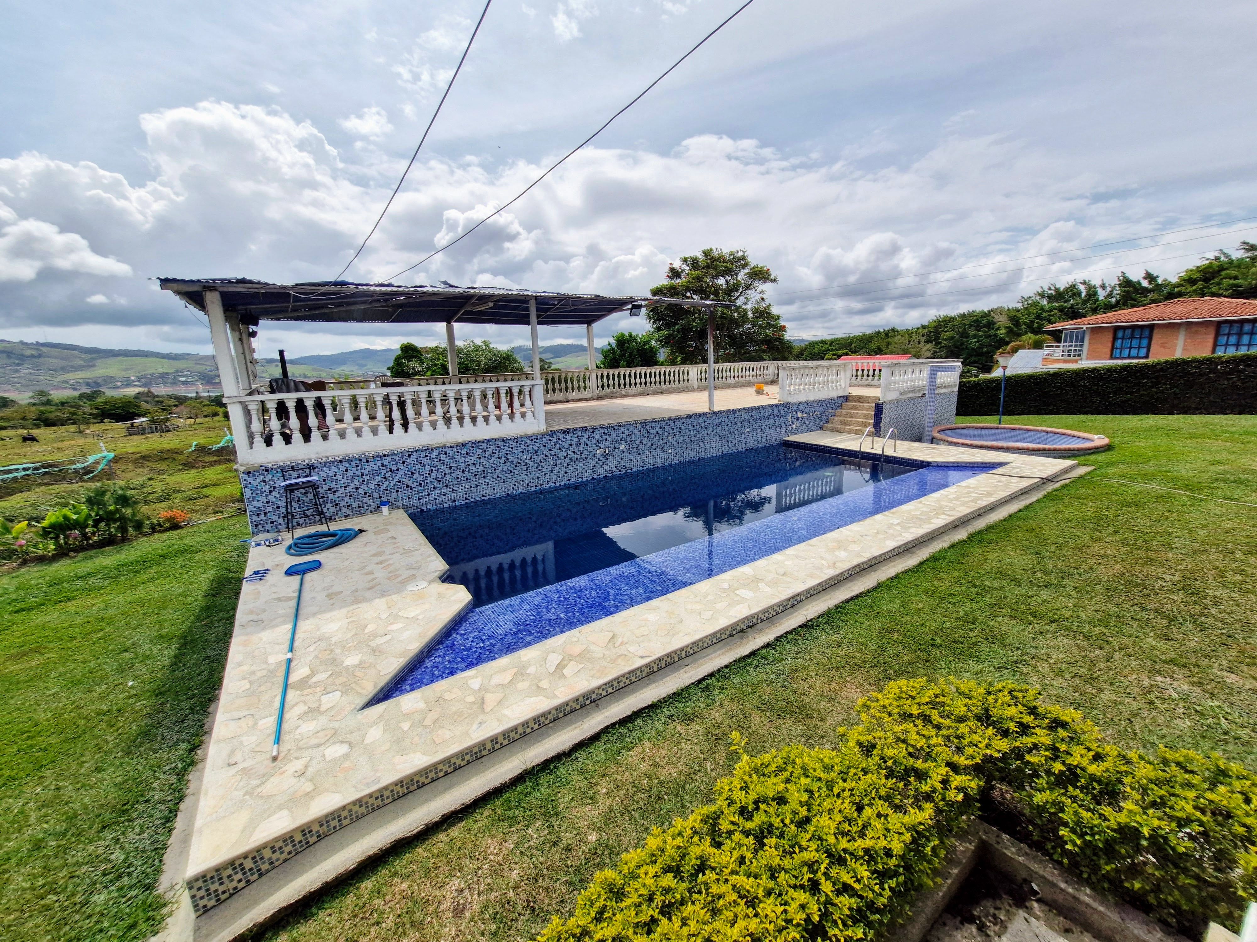 Finca en arriendo Valle Del Cauca Calima Calima 800 m2 Habitaciones 5 Baños 4 Garajes 10 Precio $975000