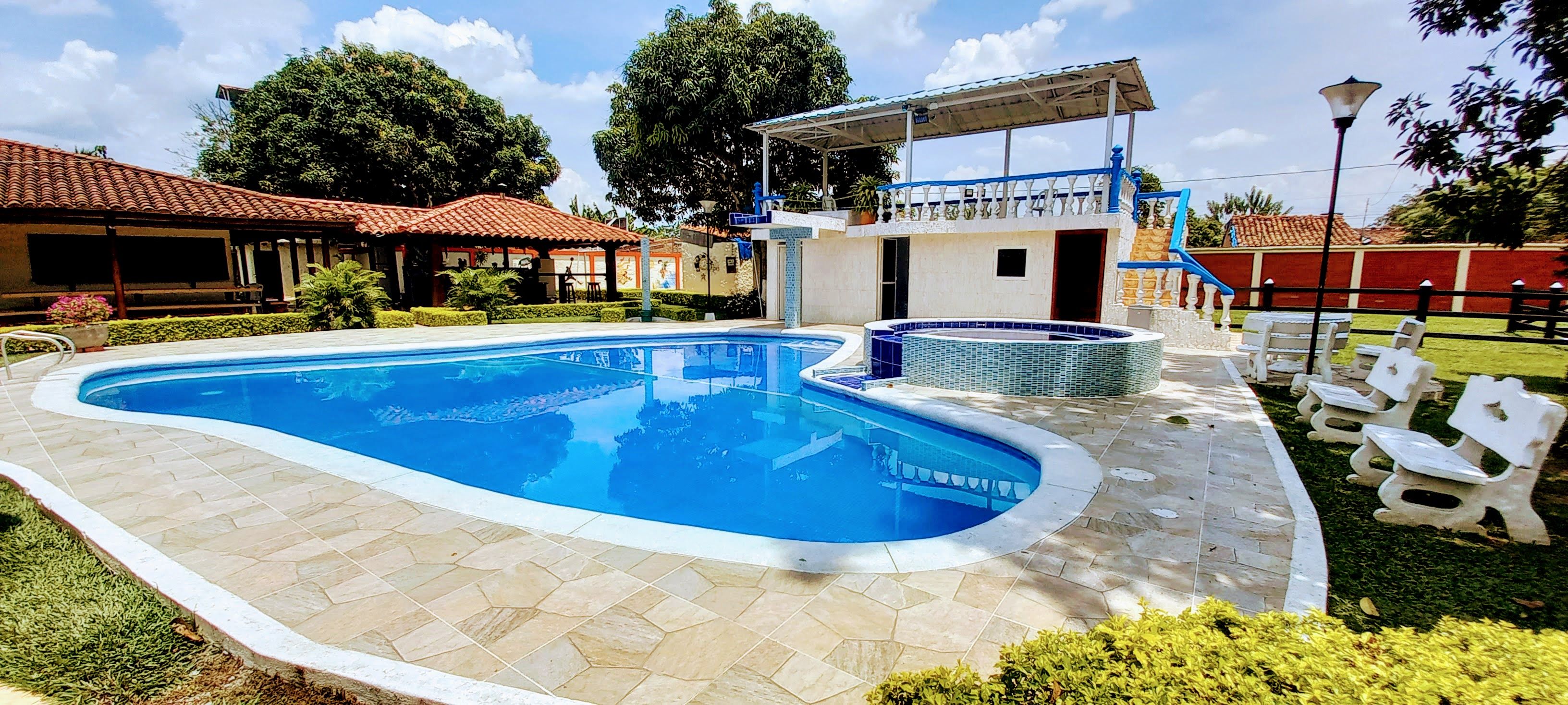 Finca en arriendo Valle Del Cauca Palmira Palmira 600 m2 Habitaciones 7 Baños 5 Garajes 10 Precio $1500000