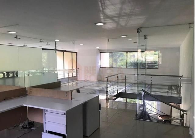 Oficina en arriendo Antioquia Medellín Villanueva 374 m2 Habitaciones 0 Baños 1 Garajes 1 Precio $17500000