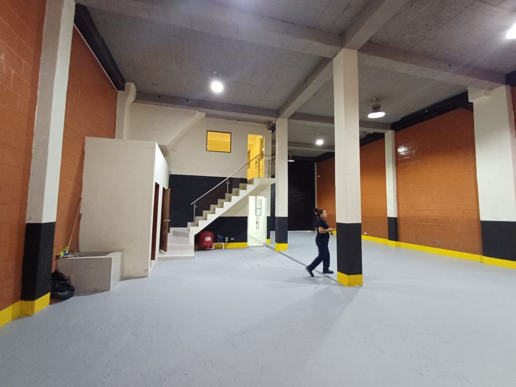 Bodega en arriendo Cundinamarca Bogotá San Jose De La Granja 178 m2 Habitaciones 0 Baños 2 Garajes 0 Precio $6500000