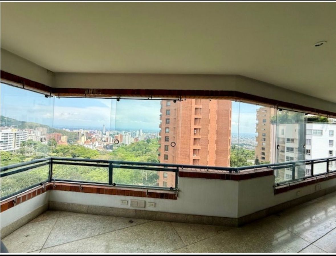 Apartamento en venta Valle Del Cauca Cali Bellavista 435 m2 Habitaciones 3 Baños 4 Garajes 3 Precio $3900000000