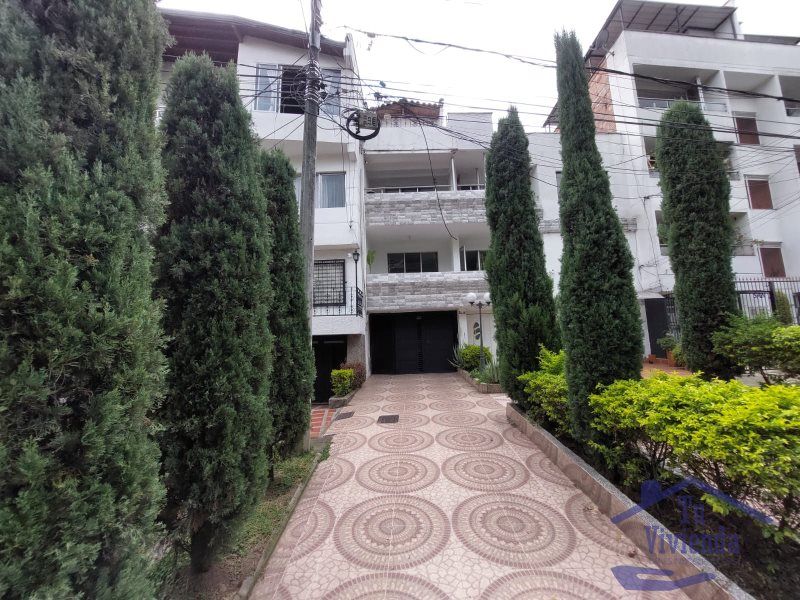 Casa en venta Antioquia Medellín Calasanz Parte Alta 194 m2 Habitaciones 5 Baños 3 Garajes 1 Precio $770000000