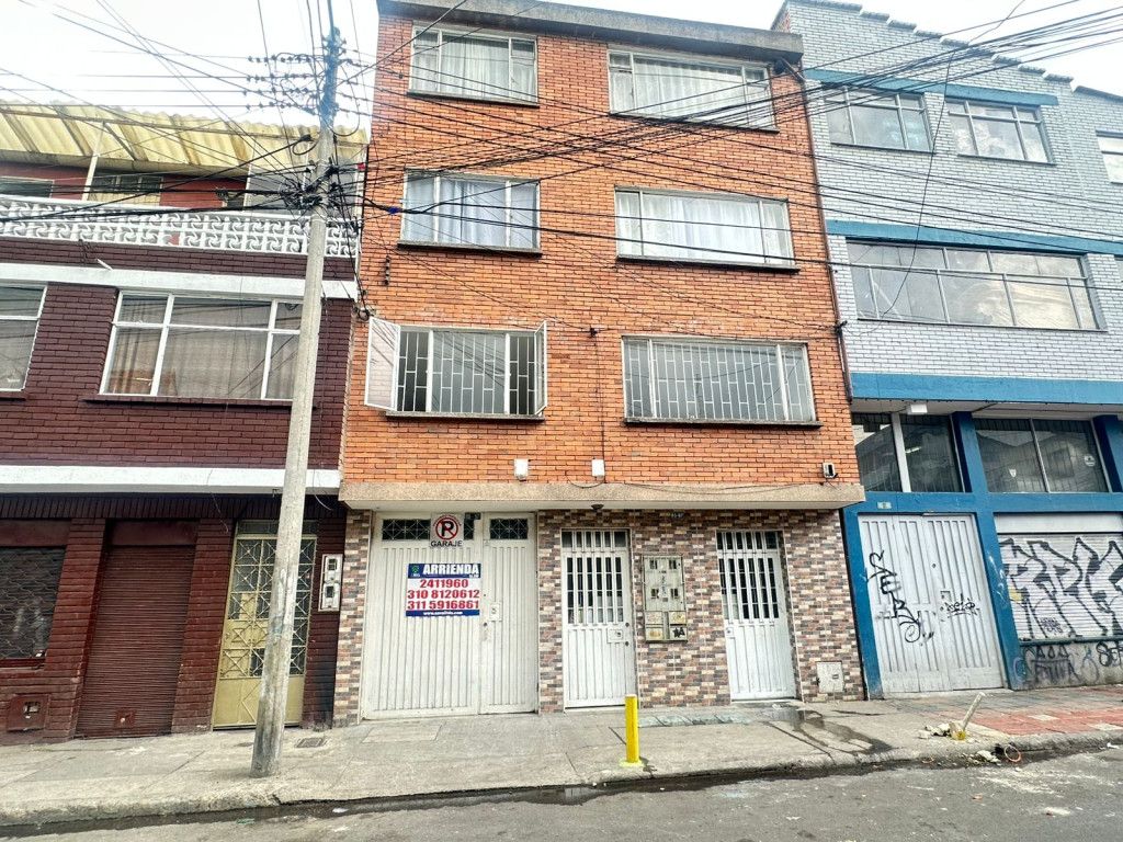 Bodega en arriendo Cundinamarca Bogotá Siete De Agosto 240 m2 Habitaciones 0 Baños 4 Garajes 0 Precio $5200000