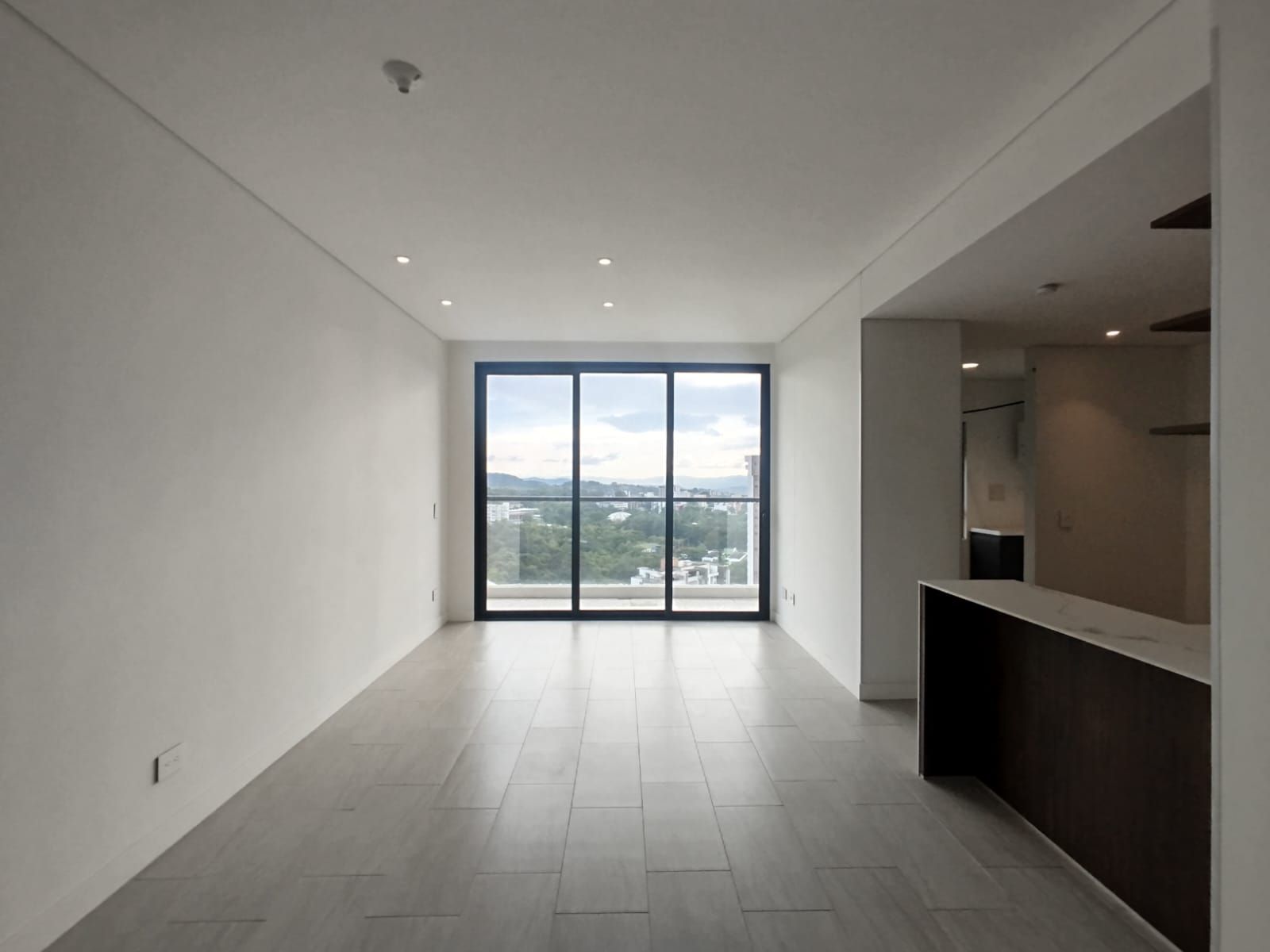 Apartamento en arriendo Risaralda Pereira Pinares Alto 86 m2 Habitaciones 3 Baños 2 Garajes 2 Precio $4850000