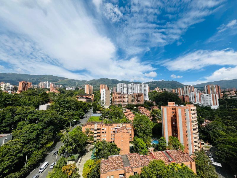 Apartamento en arriendo Antioquia Envigado Zúñiga 140 m2 Habitaciones 3 Baños 5 Garajes 2 Precio $7800000