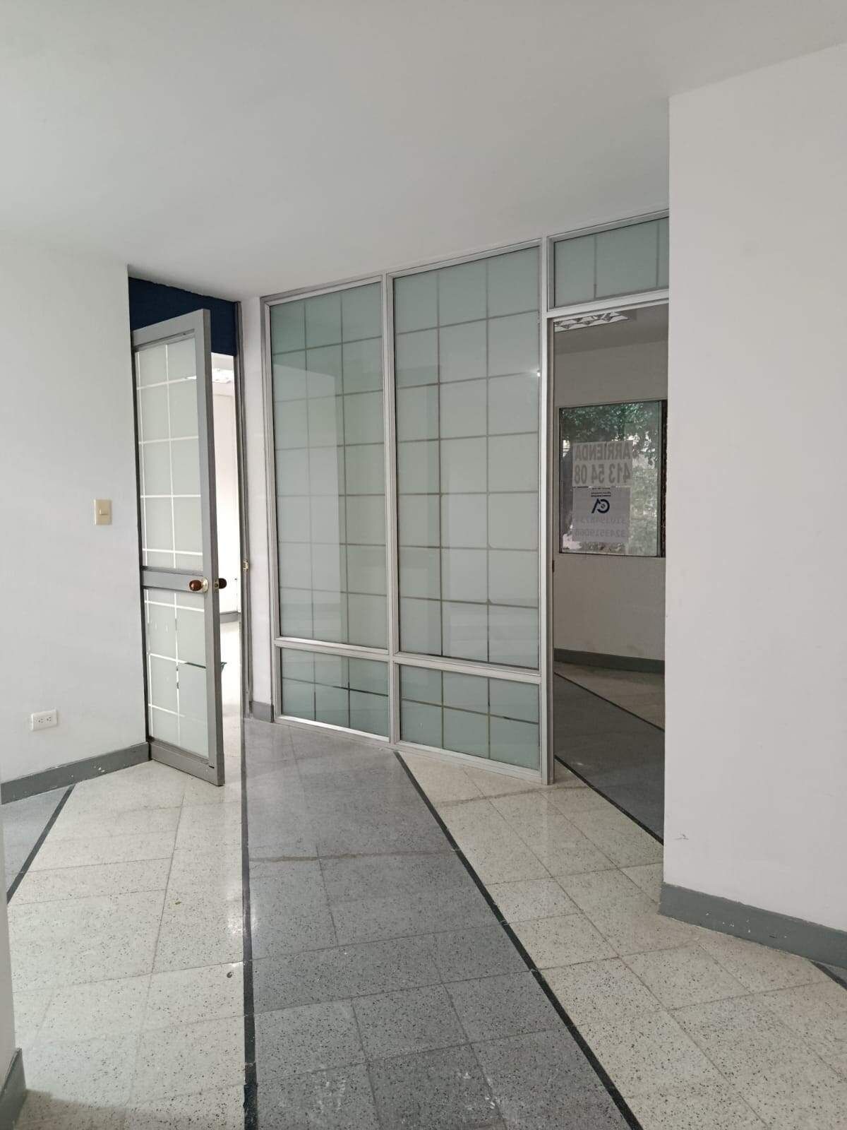 Oficina en arriendo Antioquia Medellín Laureles 129 m2 Habitaciones 0 Baños 2 Garajes 0 Precio $3800000