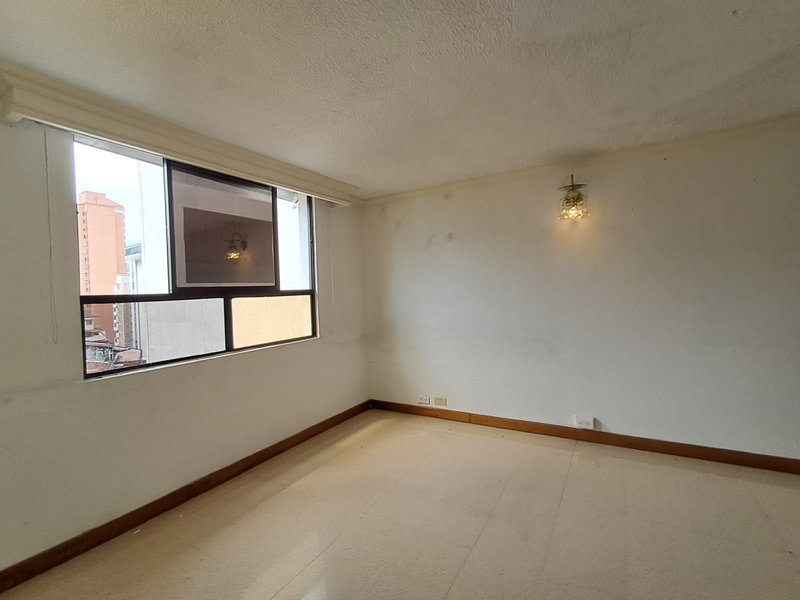 Apartamento en arriendo Antioquia Medellín Colon 70 m2 Habitaciones 3 Baños 1 Garajes 0 Precio $2000000