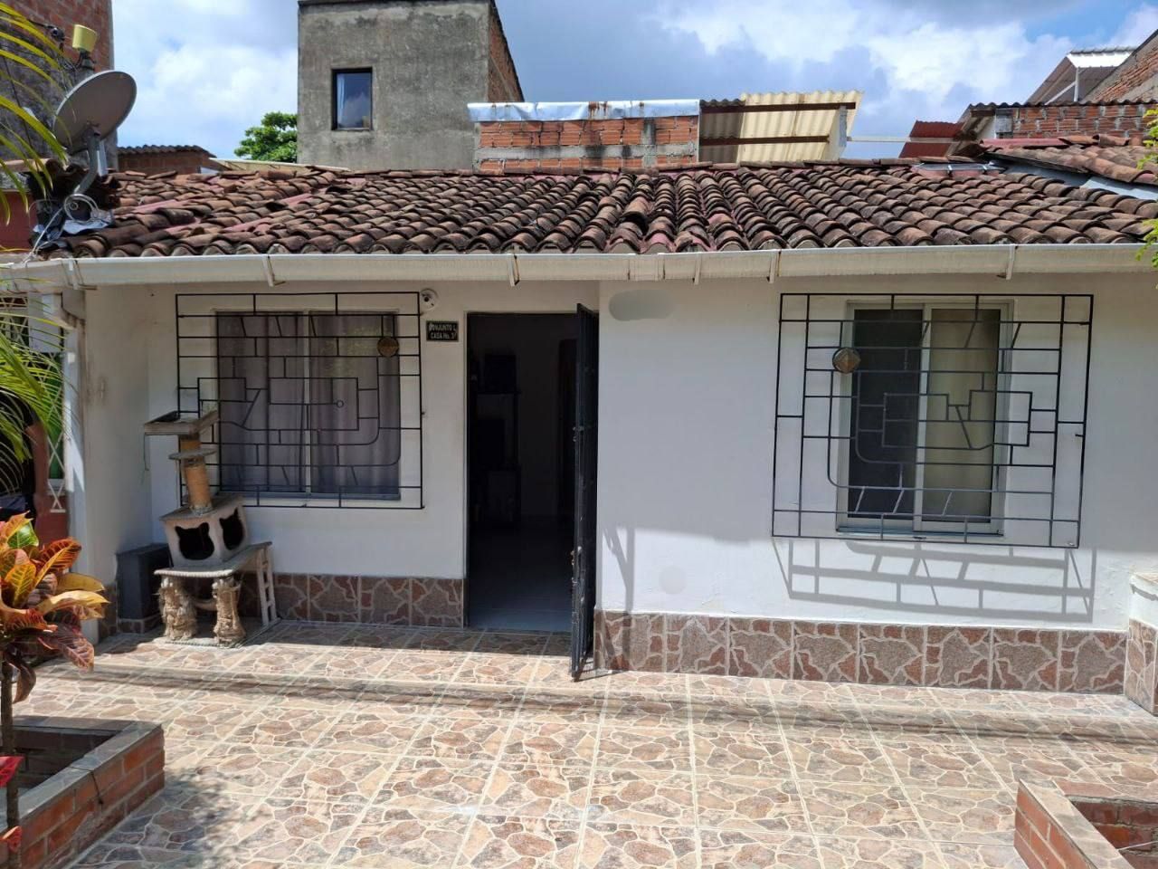 Casa en venta Valle Del Cauca Cali Ciudadela Comfandi 47 m2 Habitaciones 3 Baños 1 Garajes 0 Precio $257000000