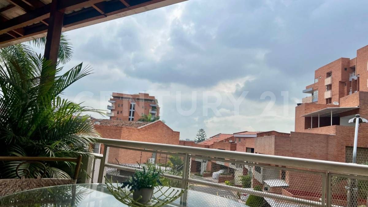 Casa en arriendo Valle Del Cauca Cali Urbanización Ciudad Jardín 280 m2 Habitaciones 4 Baños 5 Garajes 4 Precio $7000000