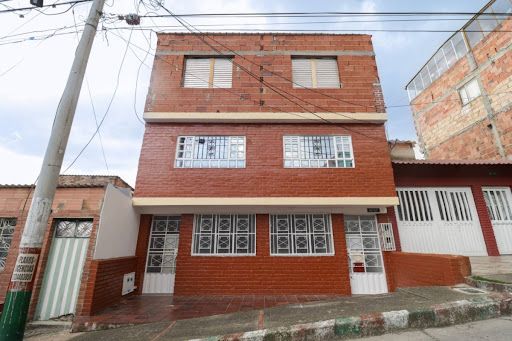 Casa en arriendo Cundinamarca Bogotá La Gloria 210 m2 Habitaciones 10 Baños 5 Garajes 0 Precio $2500000