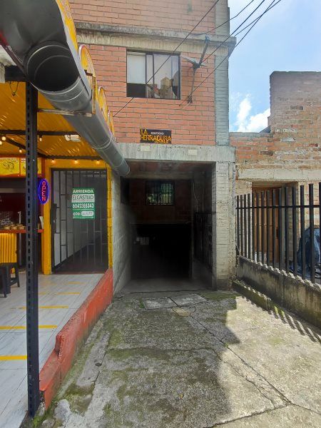 Apartaestudio en arriendo Antioquia Medellín San Bernardo 30 m2 Habitaciones 1 Baños 1 Garajes 0 Precio $1000000