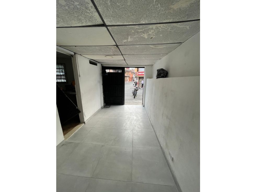 Local en arriendo Caldas Manizales Cervantes 28 m2 Habitaciones 0 Baños 2 Garajes 0 Precio $1080000