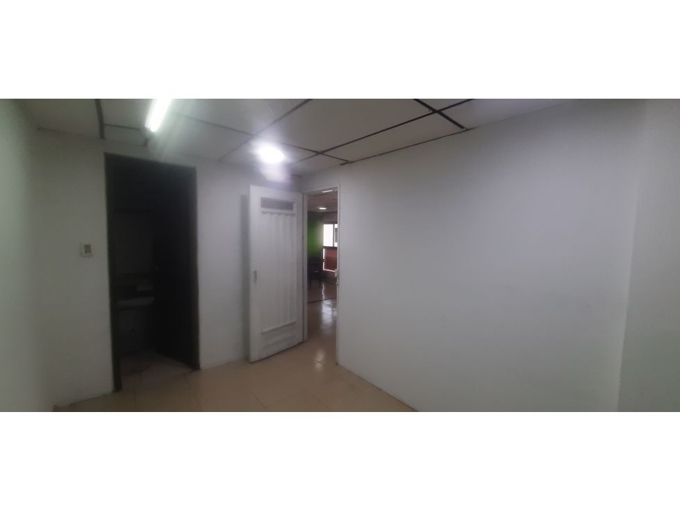 Oficina en arriendo Caldas Manizales El Centro 10 m2 Habitaciones 0 Baños 1 Garajes 0 Precio $800000