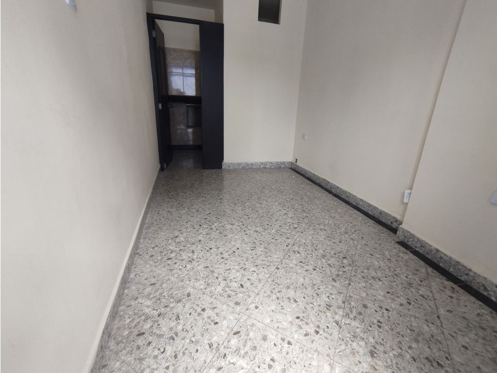 Local en arriendo Caldas Manizales Sacatin Viejo 30 m2 Habitaciones 0 Baños 1 Garajes 0 Precio $400000