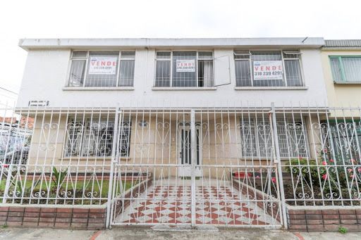 Casa en venta Cundinamarca Bogotá La Aurora 241 m2 Habitaciones 6 Baños 5 Garajes 3 Precio $1250000000