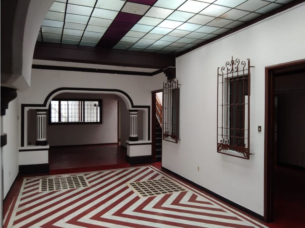 Casa en arriendo Caldas Manizales San Antonio 330 m2 Habitaciones 5 Baños 3 Garajes 0 Precio $3800000