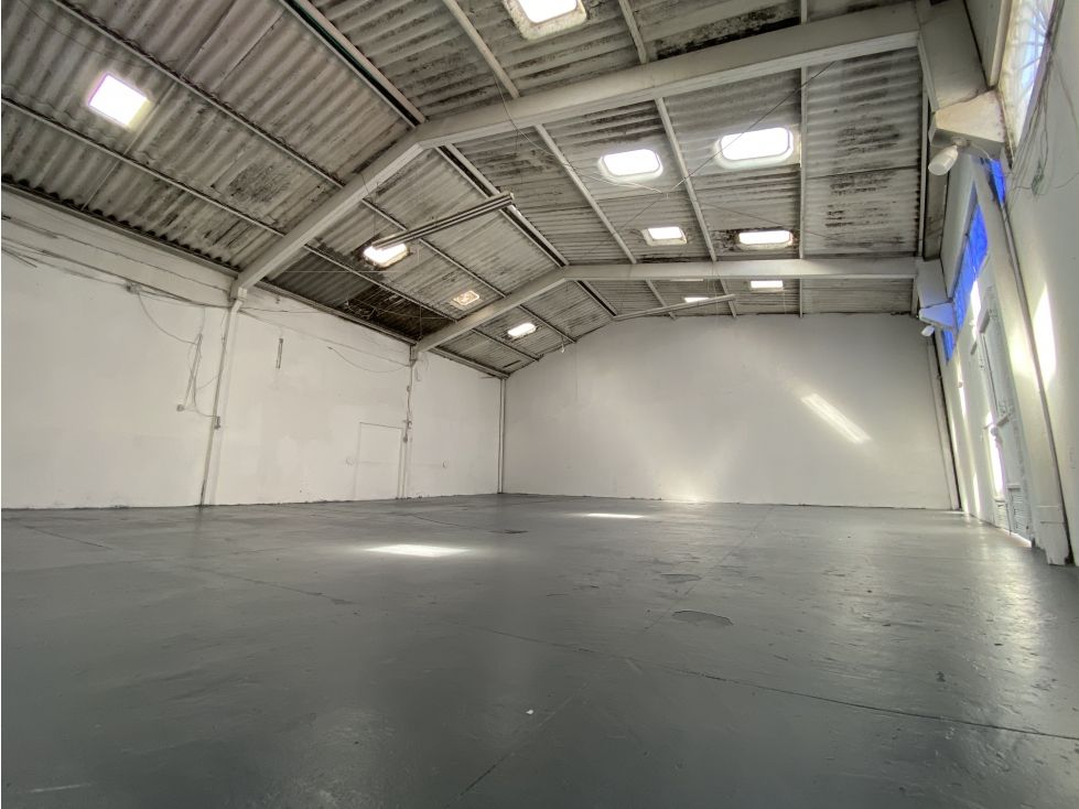 Bodega en arriendo Caldas Manizales El Campin 220 m2 Habitaciones 0 Baños 2 Garajes 1 Precio $7735000