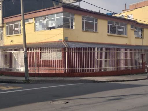 Casa en venta Cundinamarca Bogotá Ciudad Berna 400 m2 Habitaciones 8 Baños 4 Garajes 0 Precio $1300000000