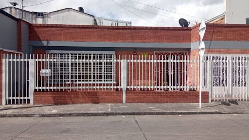 Casa en arriendo Cundinamarca Bogotá La Uribe 235 m2 Habitaciones 3 Baños 3 Garajes 1 Precio $3800000