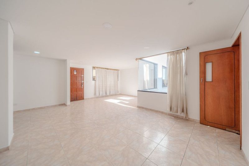 Apartamento en arriendo Cundinamarca Bogotá Santa Barbara Central 111 m2 Habitaciones 3 Baños 2 Garajes 2 Precio $3500000