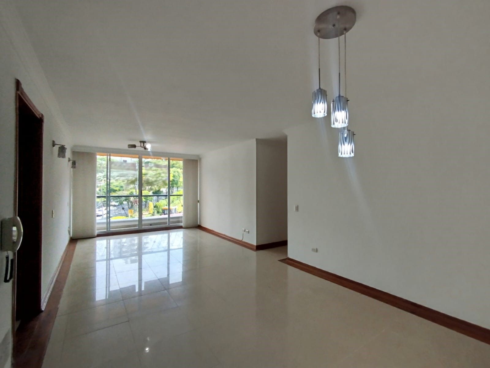 Apartamento en arriendo Risaralda Pereira Pinares Alto 123 m2 Habitaciones 3 Baños 2 Garajes 1 Precio $2750000