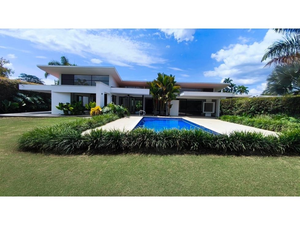 Casa Campestre en arriendo o venta Risaralda Pereira Cn Campestre San Jose De Las Villas 344 m2 Habitaciones 5 Baños 5 Garajes 3 Precio venta $1950000000 Precio arriendo $12000000