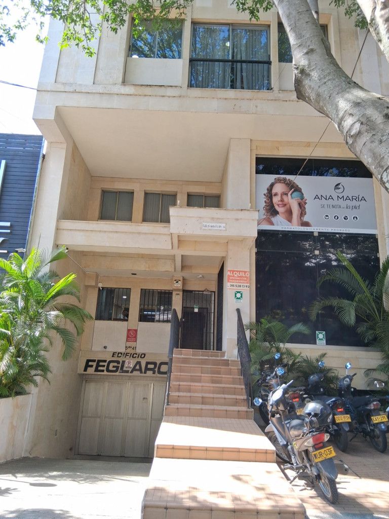 Oficina en arriendo Valle Del Cauca Cali San Vicente 105 m2 Habitaciones 0 Baños 2 Garajes 1 Precio $2800000