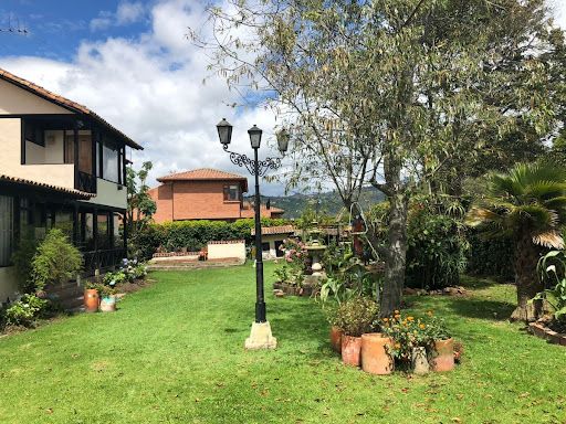 Casa en venta Cundinamarca Chía Ub Santa Bibiana 330 m2 Habitaciones 3 Baños 4 Garajes 7 Precio $1150000000
