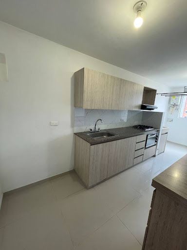 Apartamento en arriendo Antioquia Itagüí Vereda El Porvenir 67 m2 Habitaciones 2 Baños 2 Garajes 1 Precio $2500000
