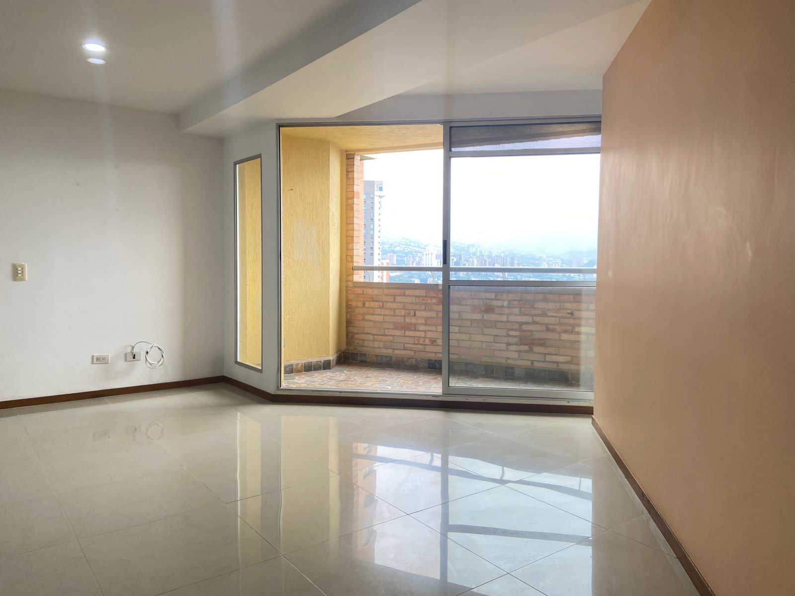 Apartamento en arriendo Antioquia Sabaneta Betania 114 m2 Habitaciones 3 Baños 3 Garajes 1 Precio $4200000