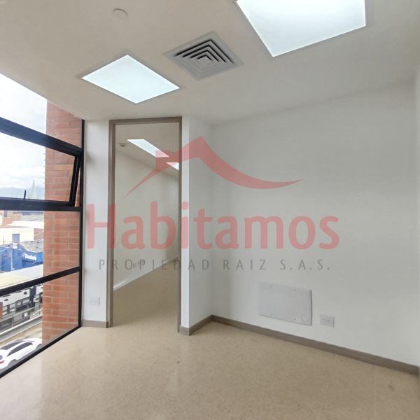 Oficina en arriendo Antioquia Medellín Laureles 32 m2 Habitaciones 0 Baños 1 Garajes 1 Precio $3800000