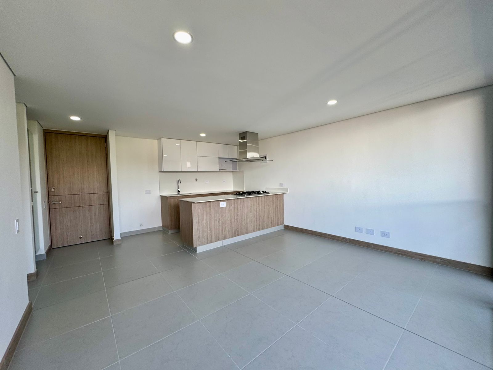 Apartamento en arriendo Antioquia Envigado Trianon 90 m2 Habitaciones 3 Baños 2 Garajes 2 Precio $4200000