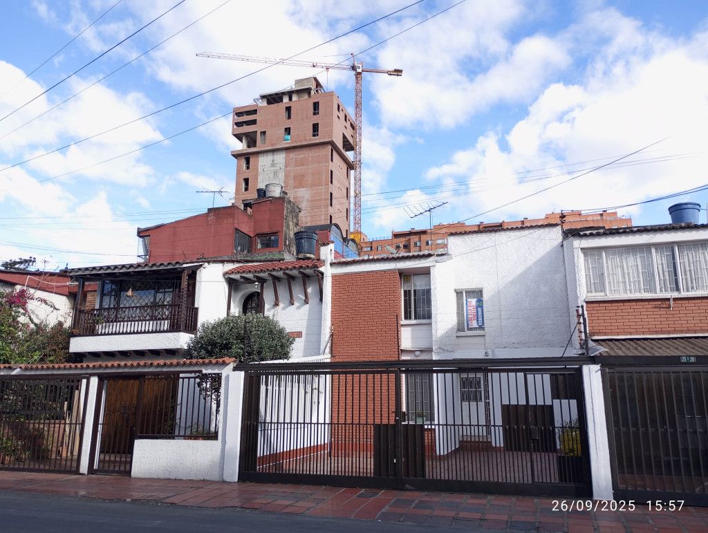 Casa en arriendo Cundinamarca Bogotá El Recuerdo 300 m2 Habitaciones 5 Baños 3 Garajes 3 Precio $7000000