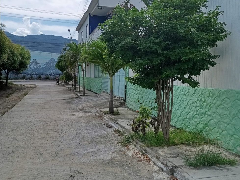 Bodega en arriendo Magdalena Santa Marta Aeromar 550 m2 Habitaciones 0 Baños 3 Garajes 0 Precio $7500000