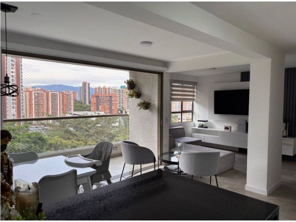 Apartamento en venta Antioquia Medellín Loma De Los Bernal 68 m2 Habitaciones 2 Baños 2 Garajes 1 Precio $550000000