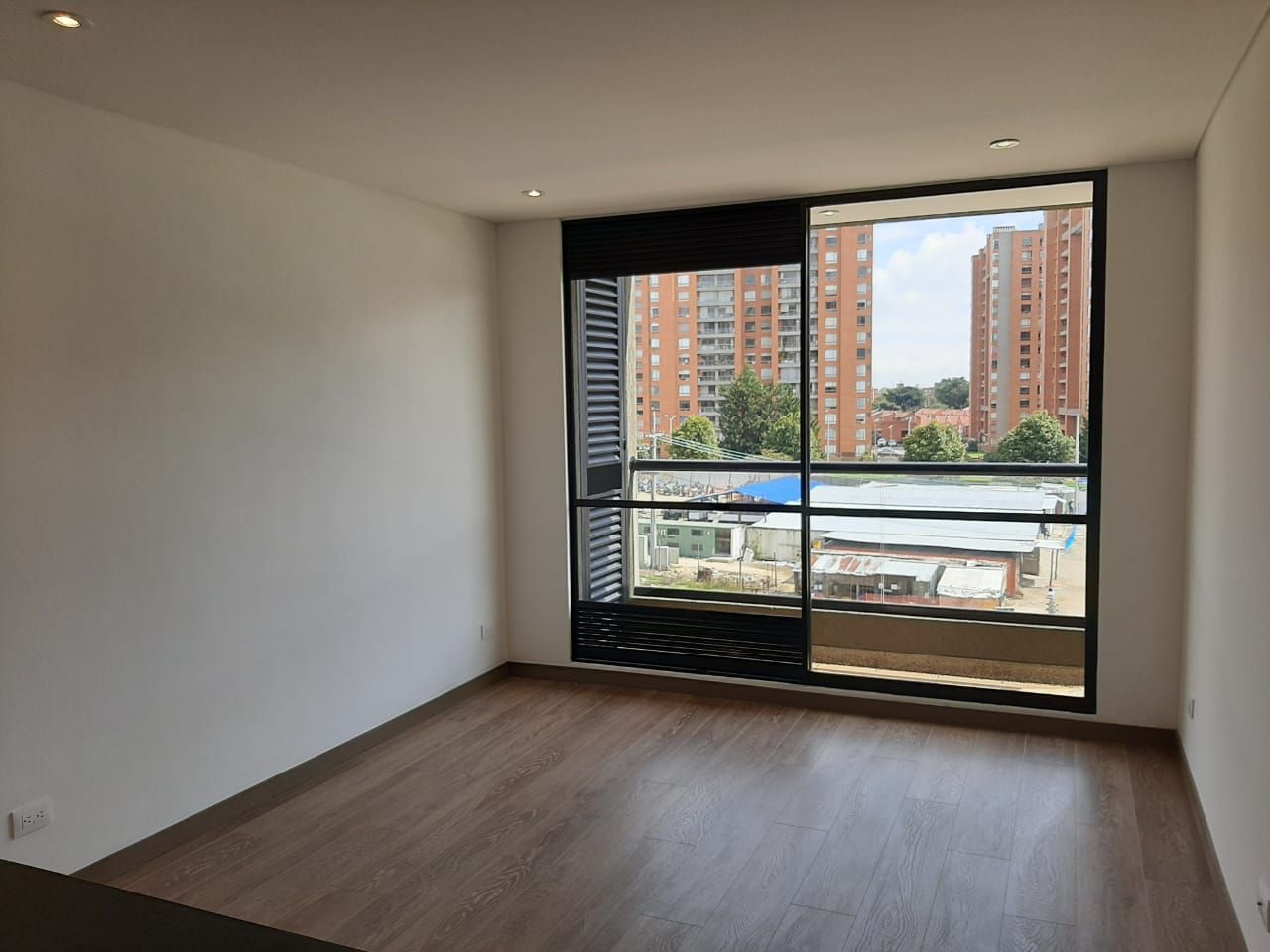 Apartaestudio en arriendo Cundinamarca Bogotá El Plan 40 m2 Habitaciones 1 Baños 2 Garajes 1 Precio $2200000