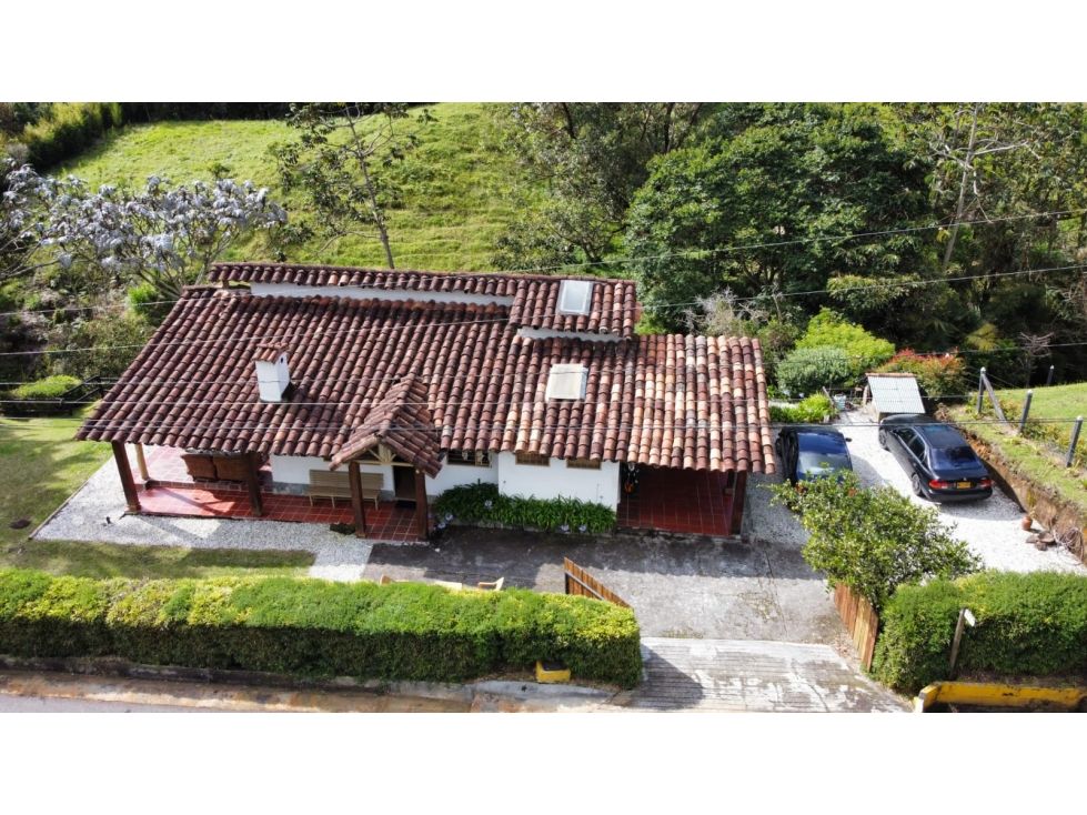 Finca en venta Antioquia La Ceja Centro 180 m2 Habitaciones 3 Baños 3 Garajes 1 Precio $1750000000
