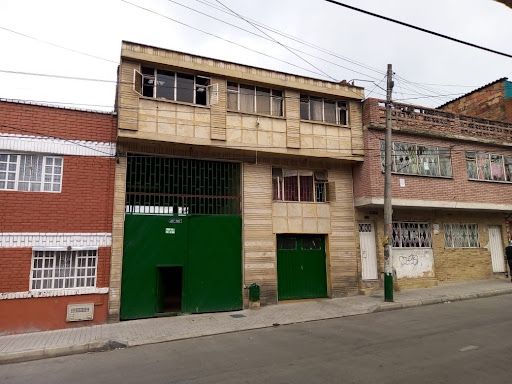 Bodega en arriendo Cundinamarca Bogotá El Carmen 380 m2 Habitaciones 0 Baños 3 Garajes 1 Precio $2500000