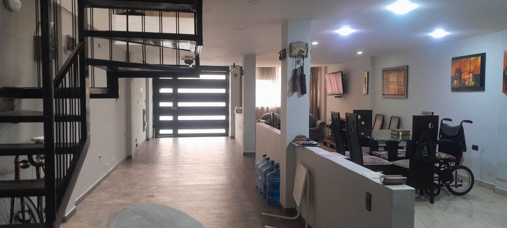 Casa en venta Cundinamarca Bogotá Santander Sur 180 m2 Habitaciones 10 Baños 5 Garajes 2 Precio $890000000