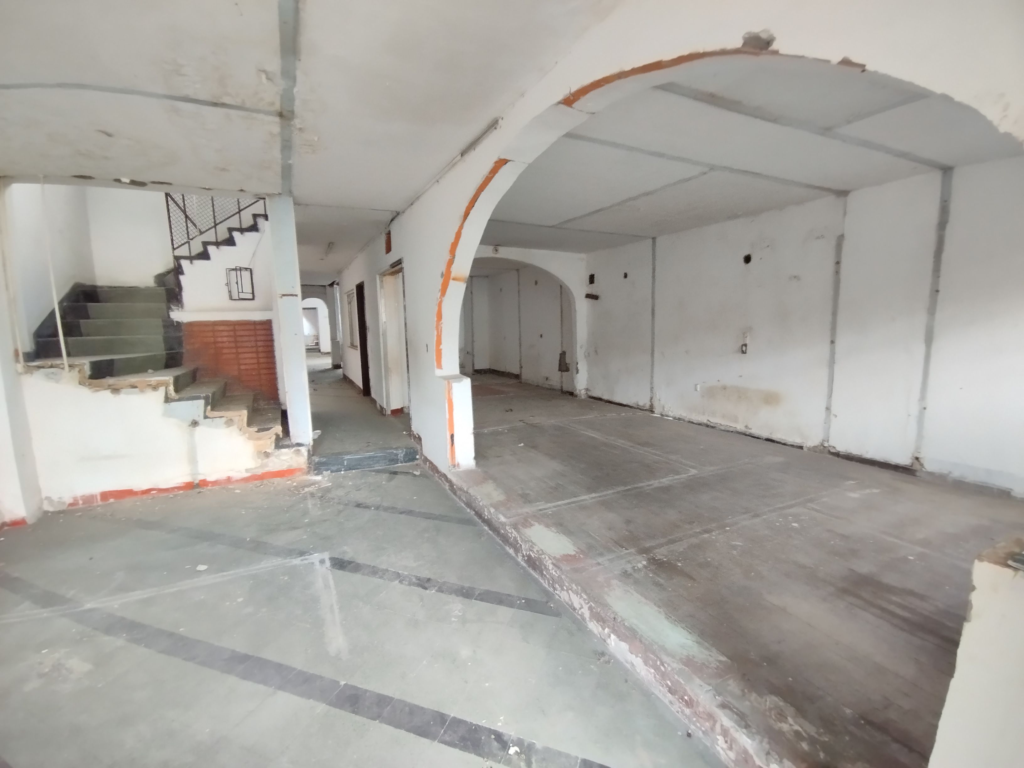 Casa en arriendo Antioquia Medellín Boston 245 m2 Habitaciones 6 Baños 3 Garajes 1 Precio $4000000