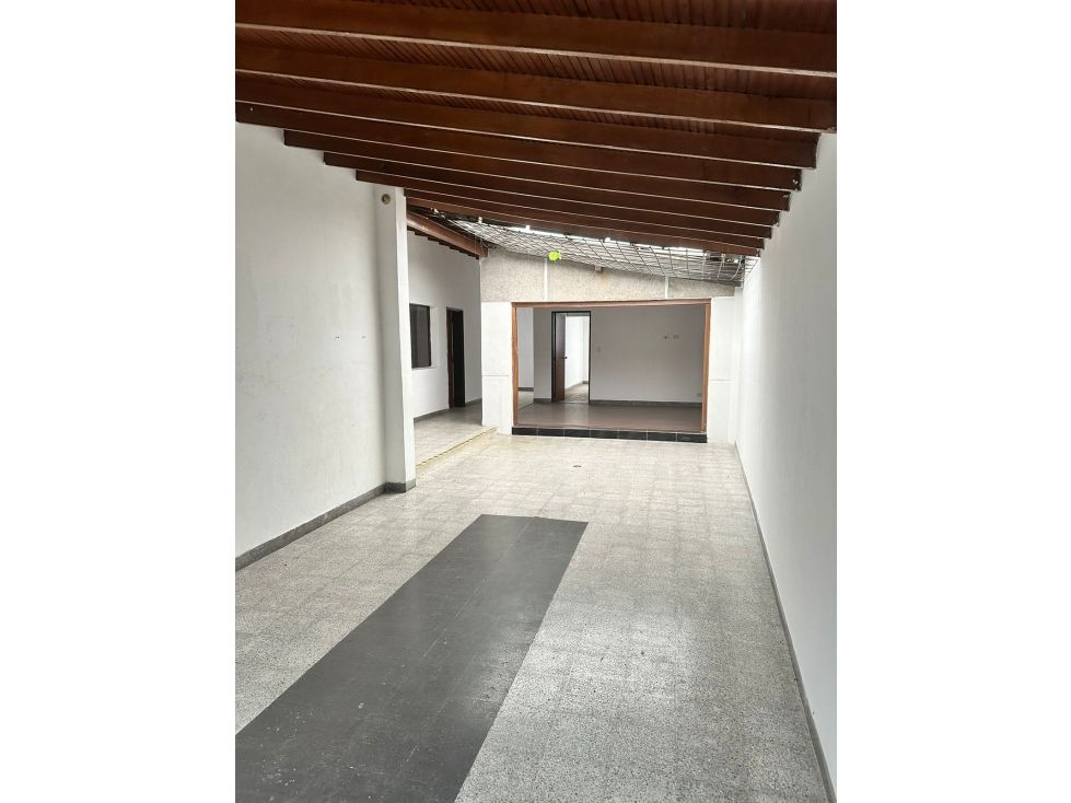 Casa en venta Antioquia Medellín La Castellana 220 m2 Habitaciones 4 Baños 2 Garajes 2 Precio $1300000000