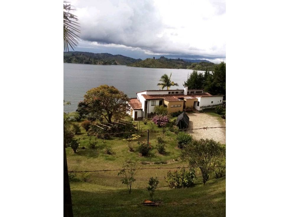 Finca en venta Antioquia Peñol Peñol 180 m2 Habitaciones 5 Baños 4 Garajes 9 Precio $2000000000