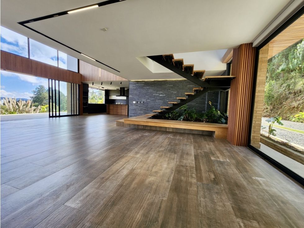 Casa en venta Antioquia Envigado La Pradera 500 m2 Habitaciones 4 Baños 6 Garajes 6 Precio $3600000000