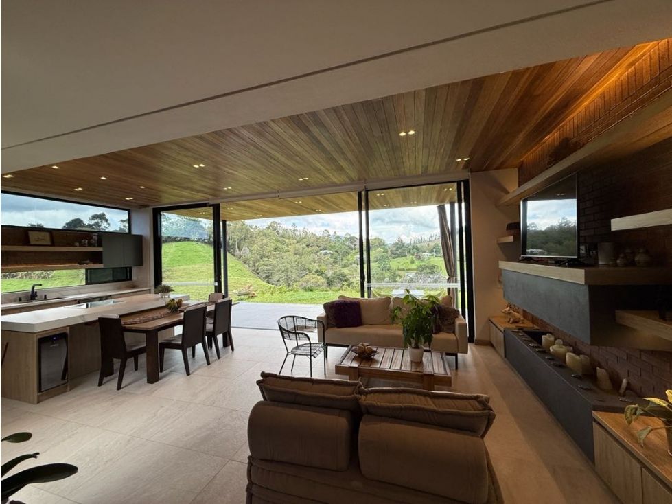 Casa en venta Antioquia El Retiro El Retiro 232 m2 Habitaciones 3 Baños 5 Garajes 4 Precio $2700000000