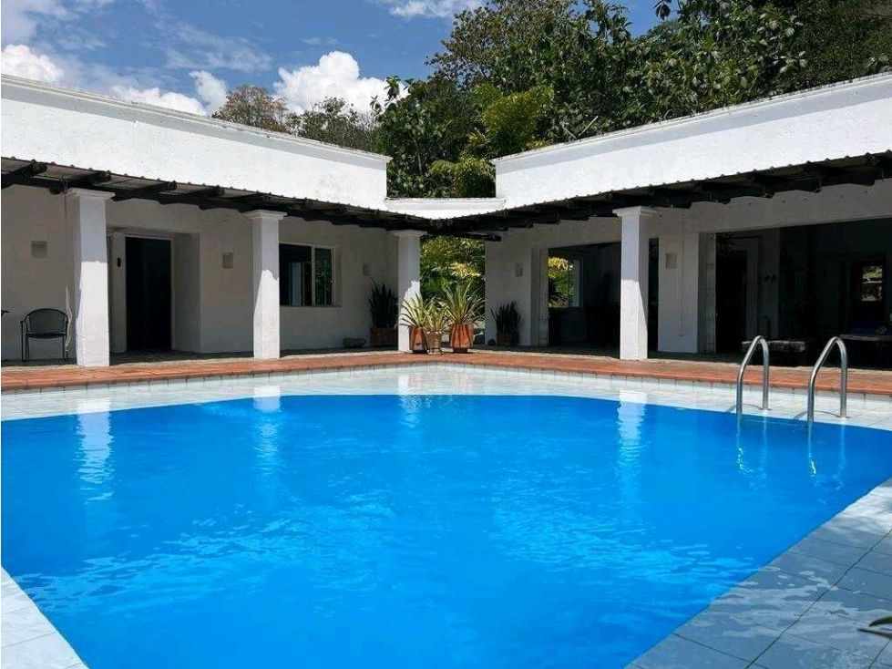 Finca en venta Antioquia Amagá Amagá 250 m2 Habitaciones 5 Baños 4 Garajes 6 Precio $1550000000