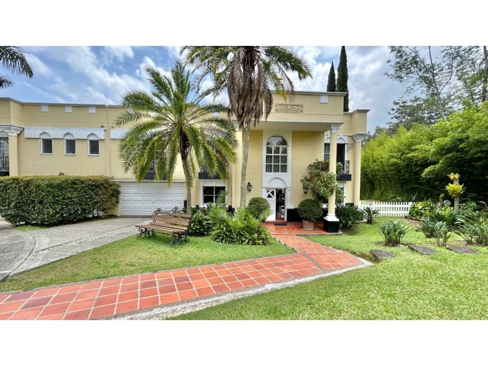 Casa en venta Antioquia Medellín El Esmeraldal 394 m2 Habitaciones 4 Baños 5 Garajes 2 Precio $2300000000